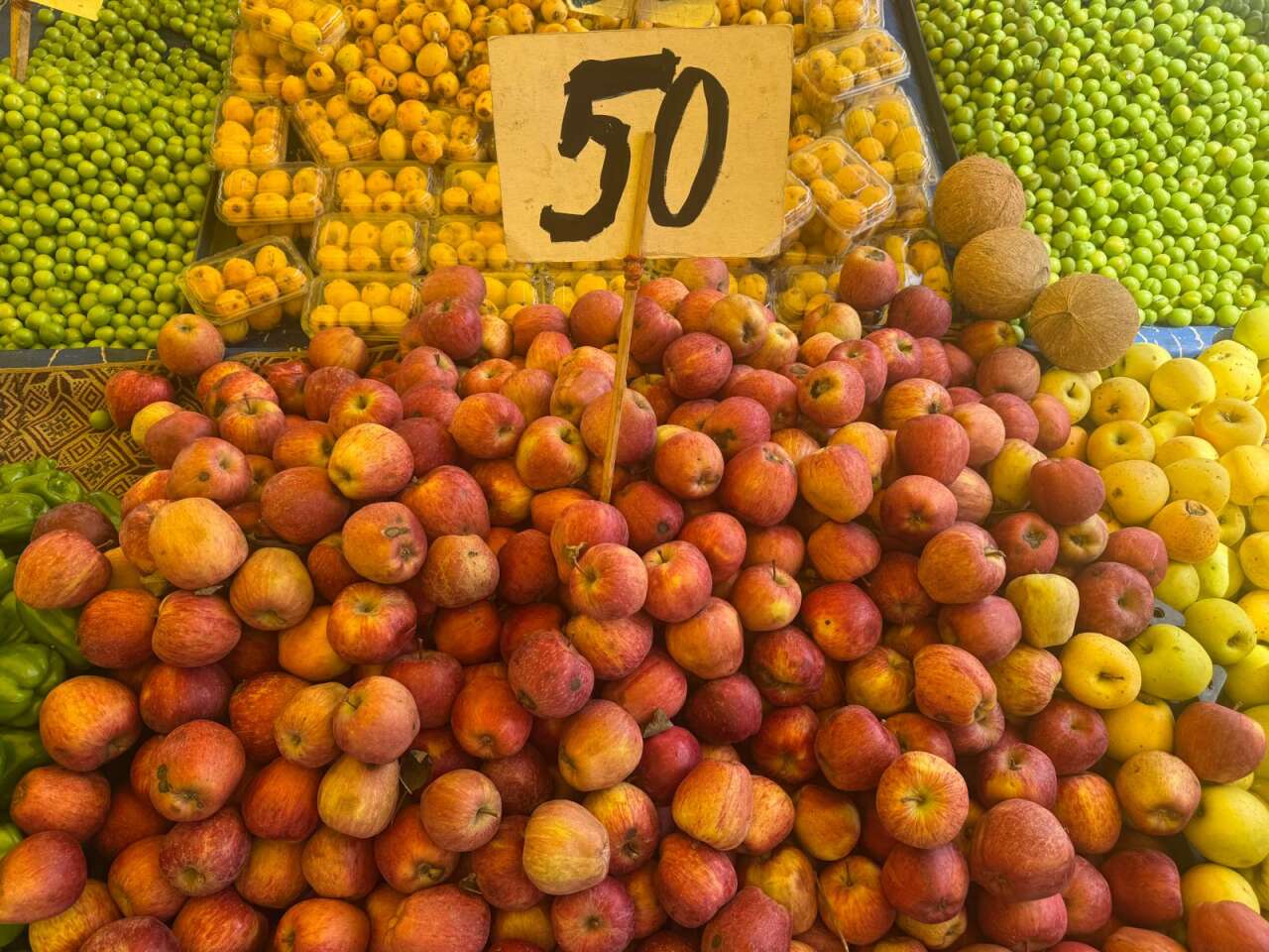 Konya pazarlarında etiket şaşkınlığı! Çoğu yarım yarım satılıyor 6